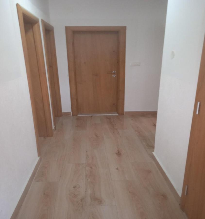Petrovac Apartments Jovana מראה חיצוני תמונה