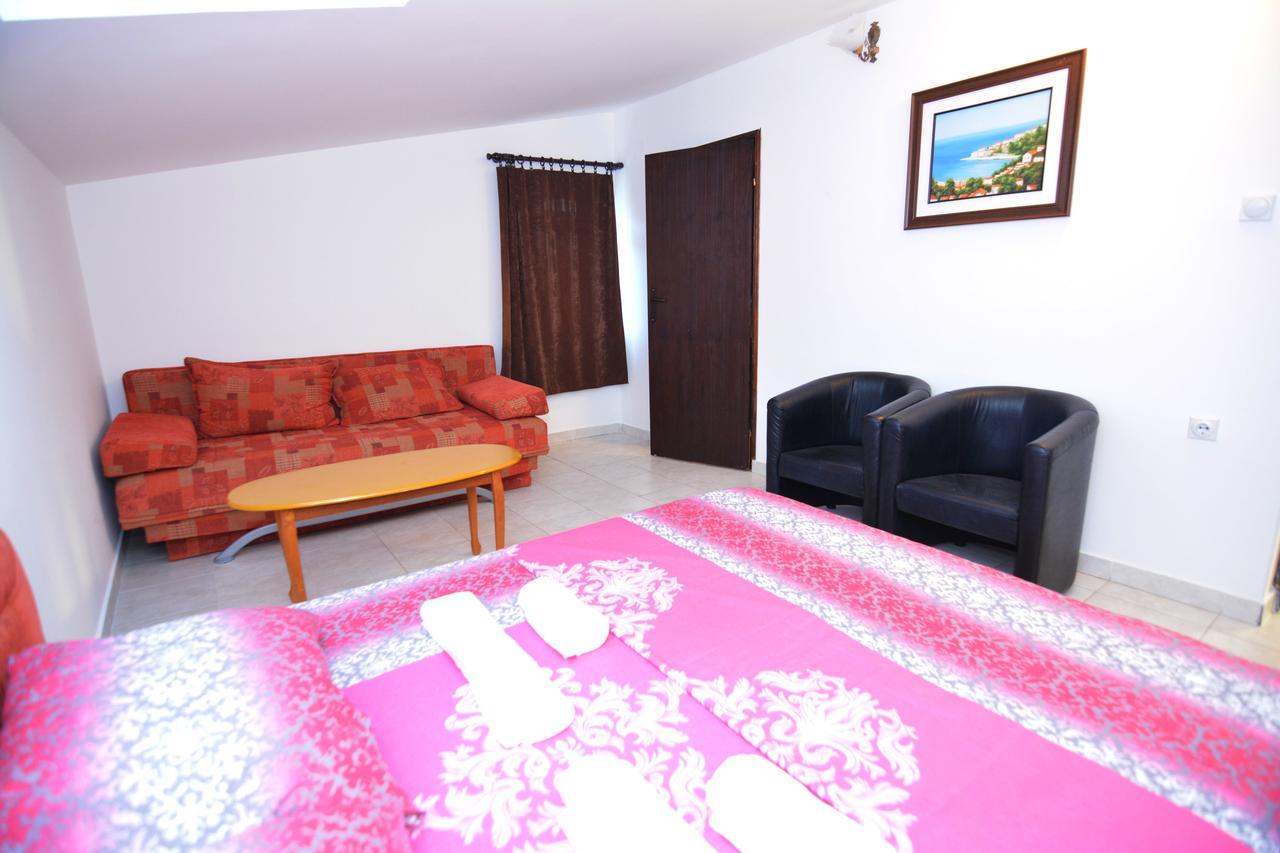 Petrovac Apartments Jovana מראה חיצוני תמונה